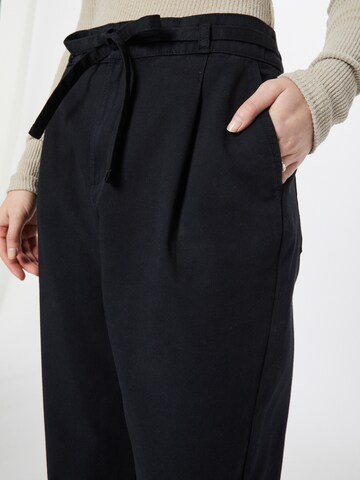 Tapered Pantaloni con pieghe di ESPRIT in nero