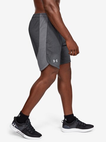 UNDER ARMOUR Regular Urheiluhousut värissä harmaa