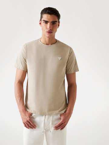 GUESS T-Shirt in Beige: Vorderseite