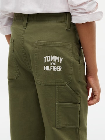 Largi Pantaloni de la TOMMY HILFIGER pe verde