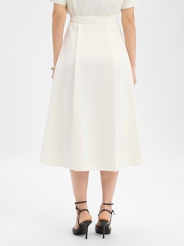 Marie Lund Skirt in White