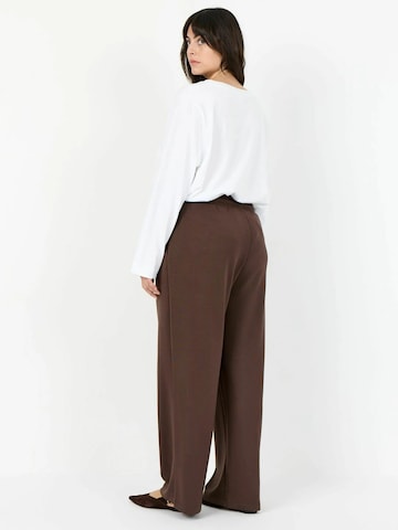 Wasabi Concept Regular Trousers ' WA-SEBINA 80 ' in Brown