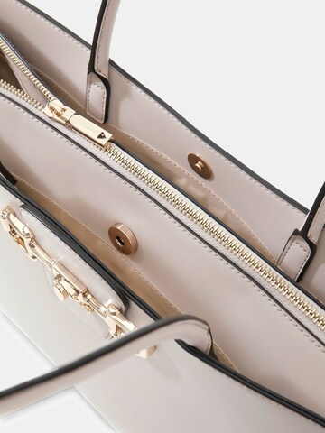 GUESS Shoulder bag 'Janie' in White