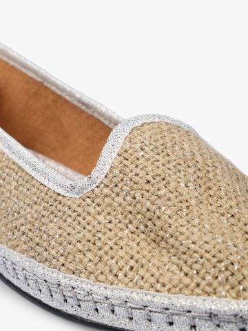 Scalpers Slip-ons in Beige