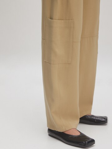 Loosefit Pantaloni 'Regina' di EDITED in verde