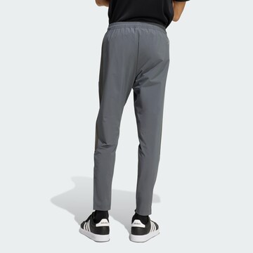 Coupe slim Pantalon de sport 'House Of Tiro' ADIDAS SPORTSWEAR en gris