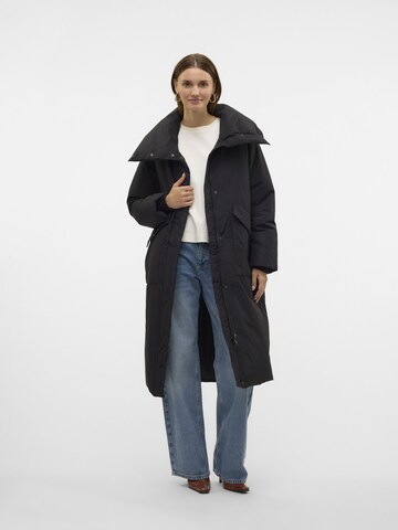 Manteau d’hiver 'VMRikkie' VERO MODA en noir