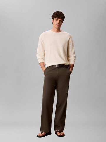 Calvin Klein Loosefit Hose in Braun: Vorderseite