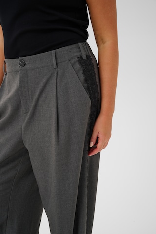 Regular Pantalon KAFFE CURVE en gris
