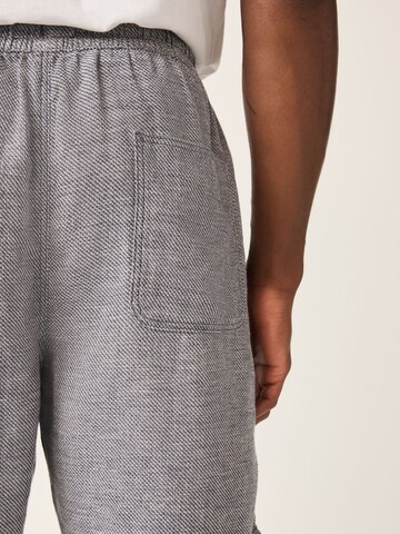 Next Regular Shorts in Blau