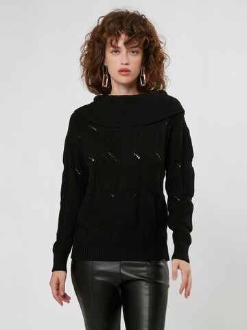 Influencer Sweater in Black: front