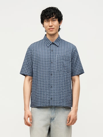 HOLLISTER Regular fit Button Up Shirt in Blue: front