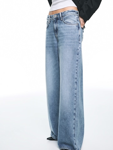 Pull&Bear Wide leg Jeans in Blauw: voorkant