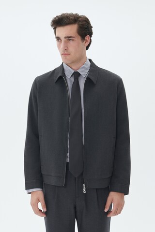 Matinique Tie in Black: front