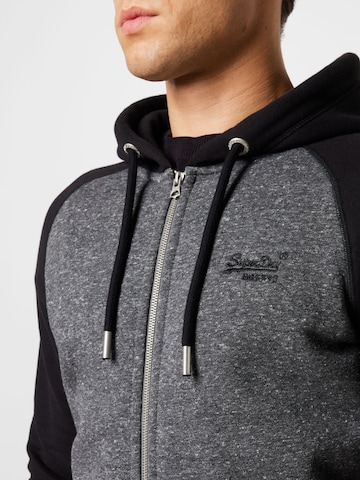 Superdry - Sudadera con cremallera en gris