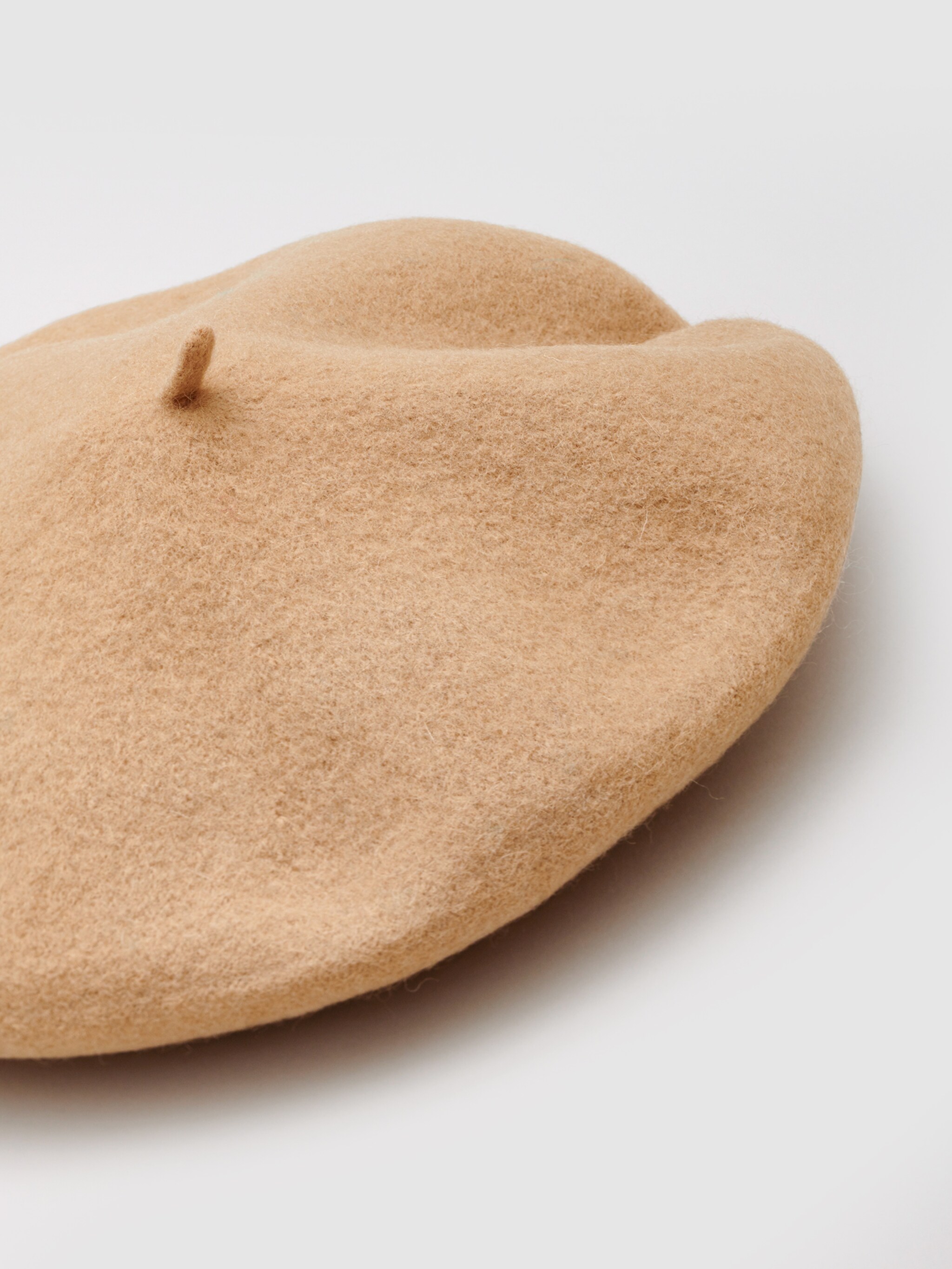 EDITED Produkte Barett 'Kenja' beige