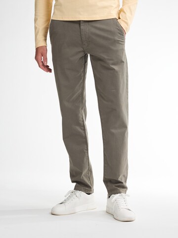 Petrol Industries Regular Pants in Brown: front