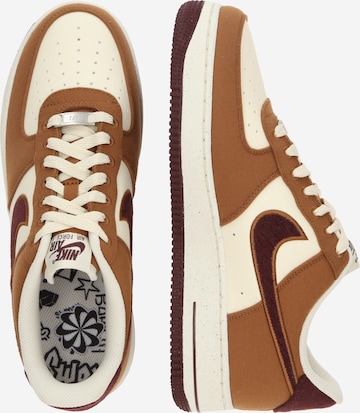Baskets basses Air Force 1 07 LV8 Nike Sportswear en Caramel ABOUT YOU