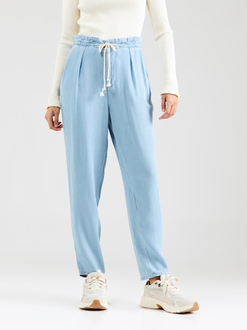 Springfield Regular Pleated Jeans in Blue: front