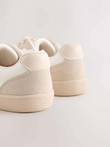 Baskets Next en beige