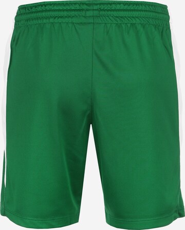 Regular Pantalon de sport NIKE en vert