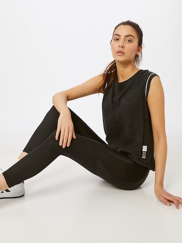 Sport top 'Run Anywhere' de la UNDER ARMOUR pe negru