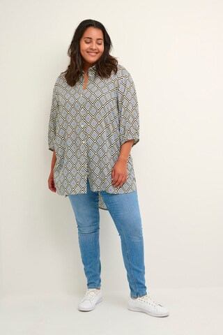 KAFFE CURVE Blouse 'Sonna' in Zwart