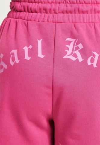 regular Pantaloni sportivi di Karl Kani in rosa