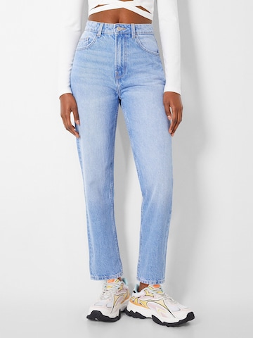 Bershka Regular Jeans in Blauw: voorkant