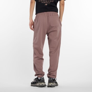 new balance Tapered Broek in Bruin