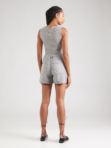 ONLY Regular Shorts 'ONLElla' in Grau
