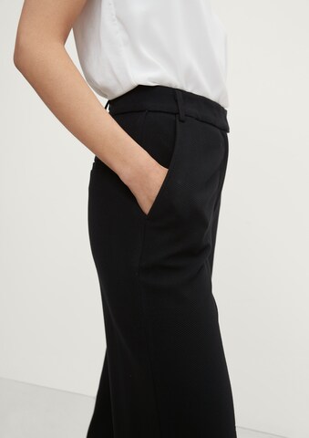 Wide leg Pantaloni de la COMMA pe negru