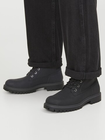 JACK & JONES Snørestøvler i sort: forside