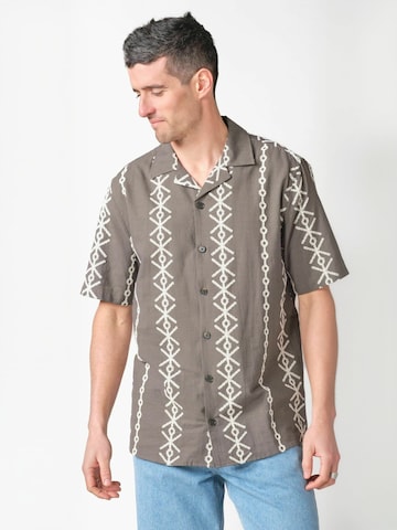 Klitmøller Collective Regular fit Overhemd ' Jan ' in Beige: voorkant