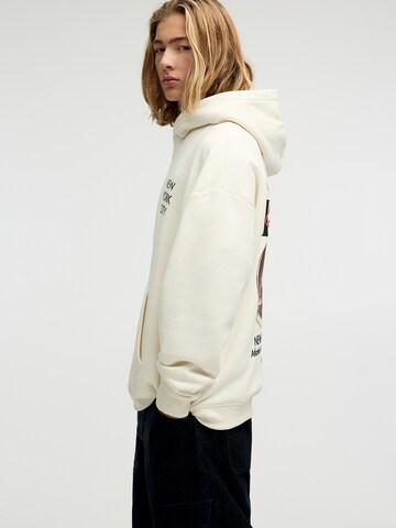 Felpa di Pull&Bear in beige