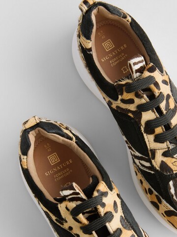 Sneaker bassa di Next in marrone