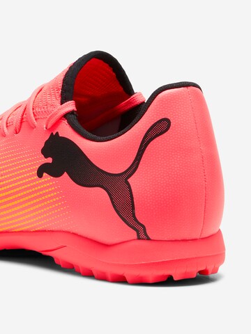 Chaussure de foot 'Future 7 Play' PUMA en rose