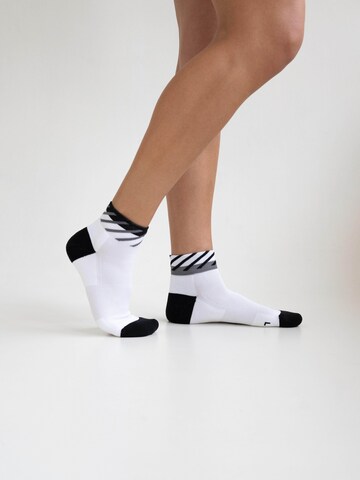 INCYLENCE Sportsocken 'ANGLES SHORT' in Weiß