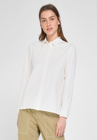 DAY.LIKE Blouse in White: front