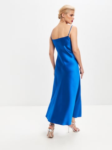 Serena Silueta Jurk 'Midi satin slip dress 'Majestic'' in Blauw