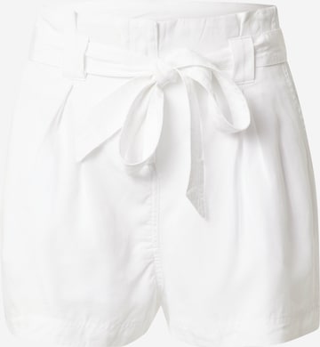 Superdry Loose fit Pleat-front trousers in White: front