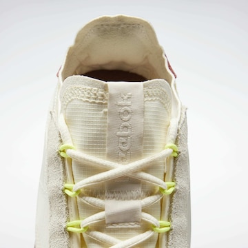 Sneaker bassa 'Legacy 83' di Reebok in bianco