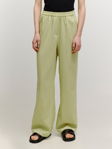 Loosefit Pantaloni 'Benja' di EDITED in verde: frontale