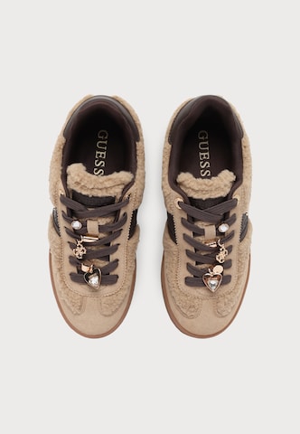 GUESS Matalavartiset tennarit 'NAOKI3' värissä beige