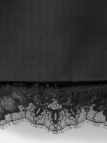 MANGO Šaty 'COBRA' - Čierna