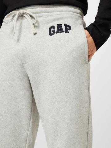 Tapered Pantaloni 'MODRN' di GAP in grigio