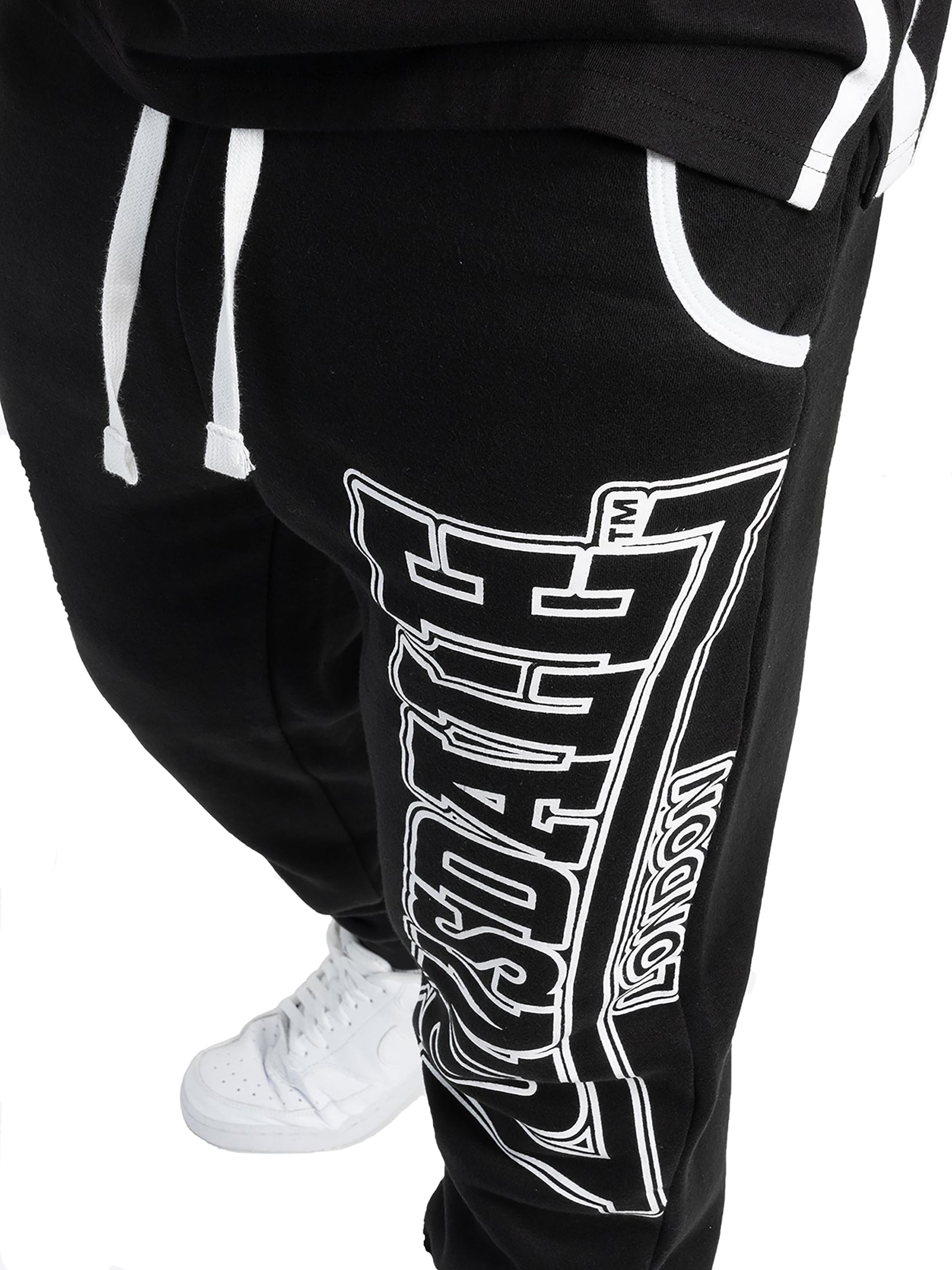 juoda LONSDALE Siaurėjantis Sportinės kelnės 'Marldon'