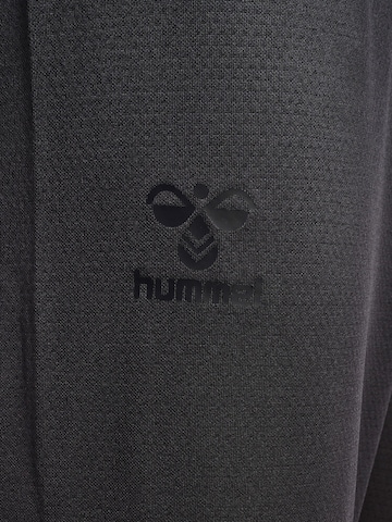 Hummel Regular Sporthose in Schwarz
