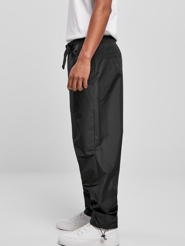 Effilé Pantalon 'Mountain' Urban Classics en noir