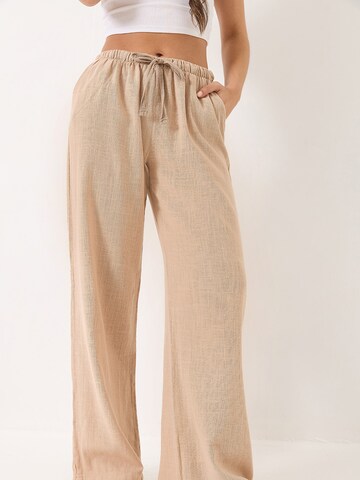 Wide leg Pantaloni di Bianco Lucci in beige: frontale